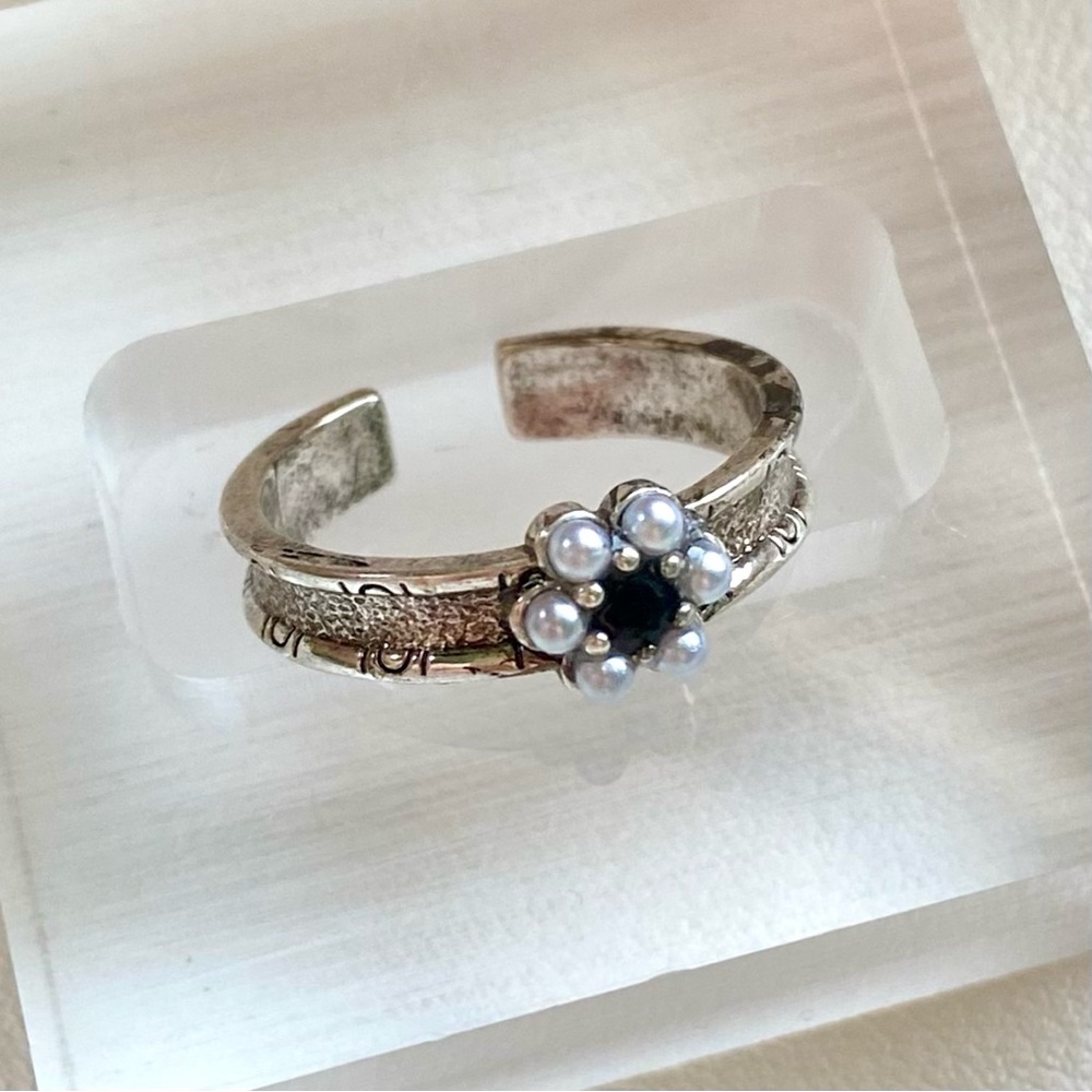 Silver Pearl Flower Open Ring with Black Center